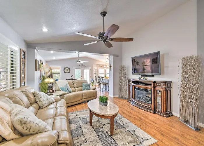 Patio & Grilling Station: Family In Glendale Holiday home Phoenix