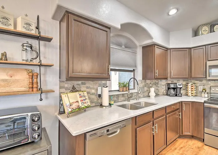 Holiday home Patio & Grilling Station: Family In Glendale *