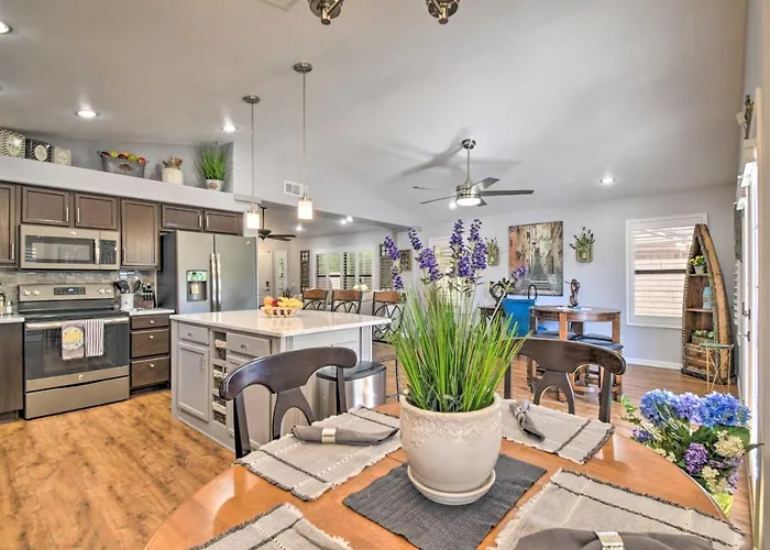 Patio & Grilling Station: Family In Glendale *