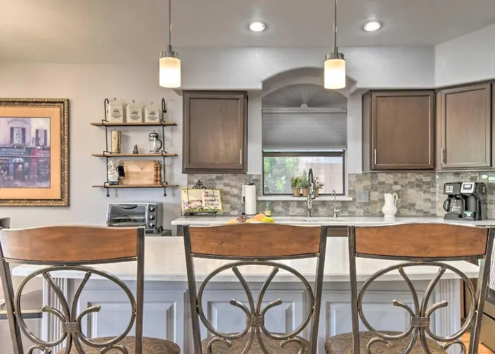 Holiday home Patio & Grilling Station: Family In Glendale *