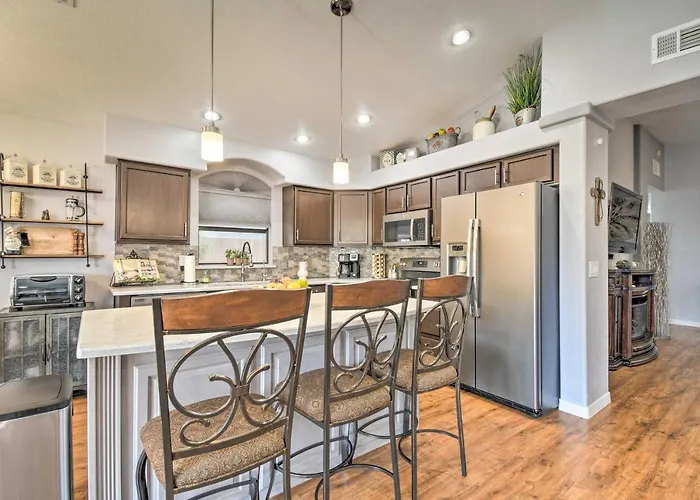 Holiday home Patio & Grilling Station: Family In Glendale Phoenix