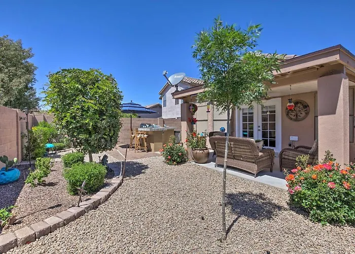 Holiday home Patio & Grilling Station: Family In Glendale Phoenix